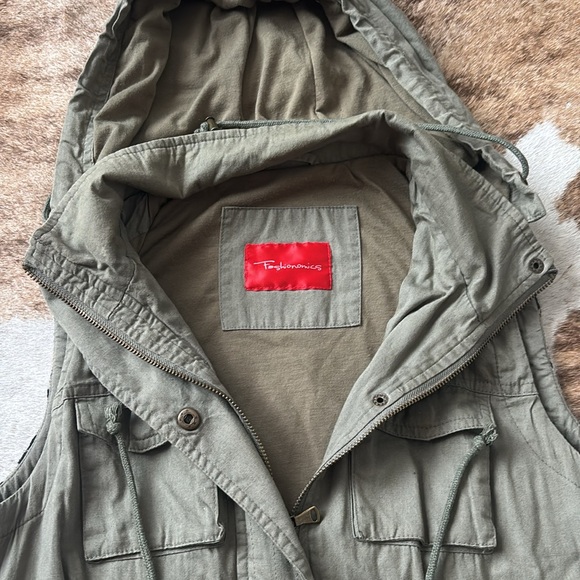 Drawstring Vest - Picture 2 of 3